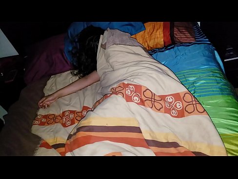 ❤️ Nevlastný syn nadáva svojej mladej nevlastnej matke, zatiaľ čo ona spí. ❤ Anal video na porno sk.sexindrag.ru