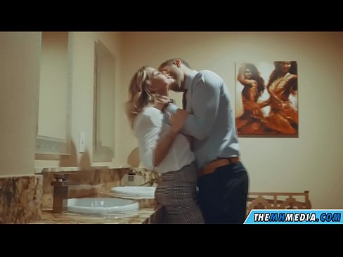 ❤️ Keď vás prsnatá blondínka zvádza na verejných toaletách ❤ Anal video na porno sk.sexindrag.ru
